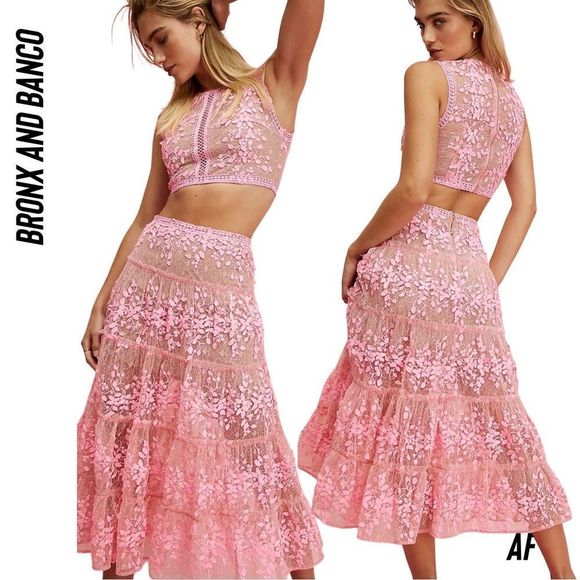 Bronx and Banco Dresses & Skirts - BRONX AND BANCO MEGAN PINK TWO PIECE SET NWT 3D FLORAL LACE TOP AND SKIRT